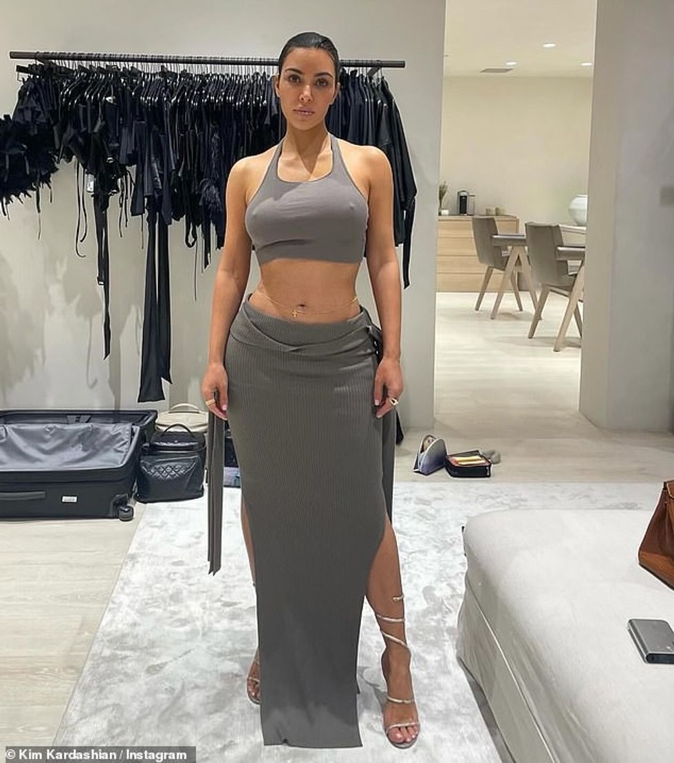 Ylli 43-vjeçar i realitetit, të cilit iu ofrua një projekt tjetër televiziv i Ryan Murphy, shkoi në Instagramin e saj të dielën për të treguar një sërë veshjesh të mrekullueshme që provoi për një seancë përmasash.