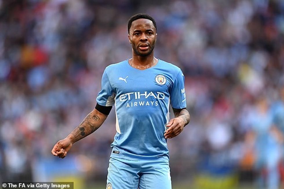 Ylli i Mançester Sitit dhe Anglisë, Raheem Sterling, shfaqet dukshëm në objektivat e Chelseat