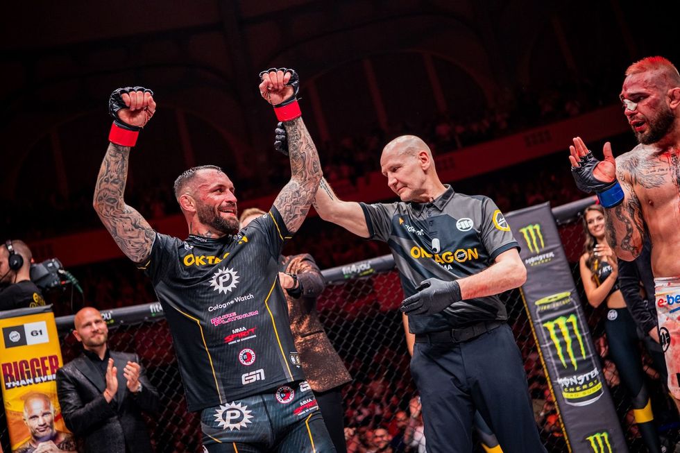 Ylli i MMA-së, Christian Eckerlin, goditi kundërshtarin e tij Miroslav Broz