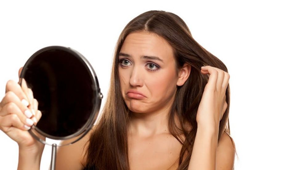 young woman hair loss probl5