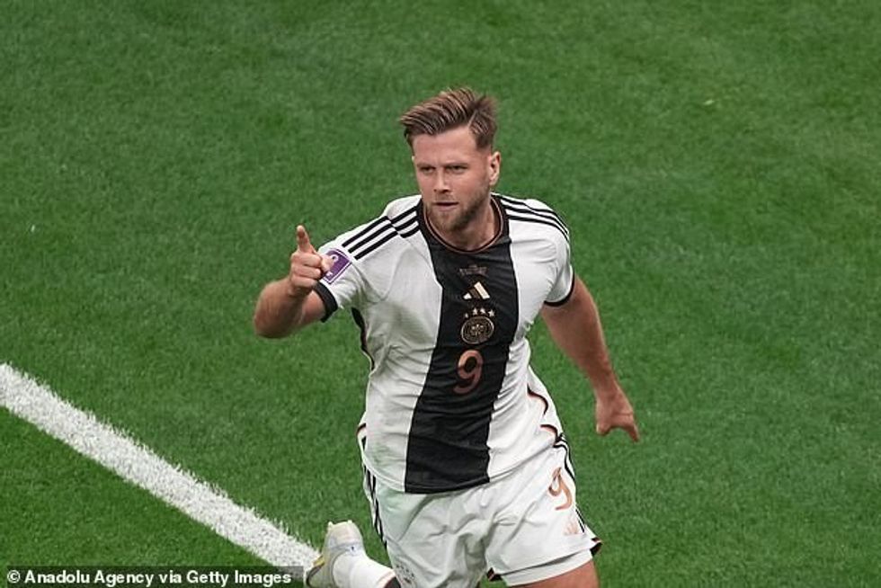 Zëvendësuesi Niclas Fullkrug shënoi pasi Gjermania siguroi një barazim 1-1 kundër Spanjës të dielën