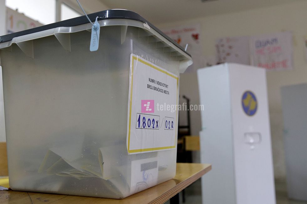 Zgjedhjet ne Podujeve votimet foto Ridvan Slivova 7