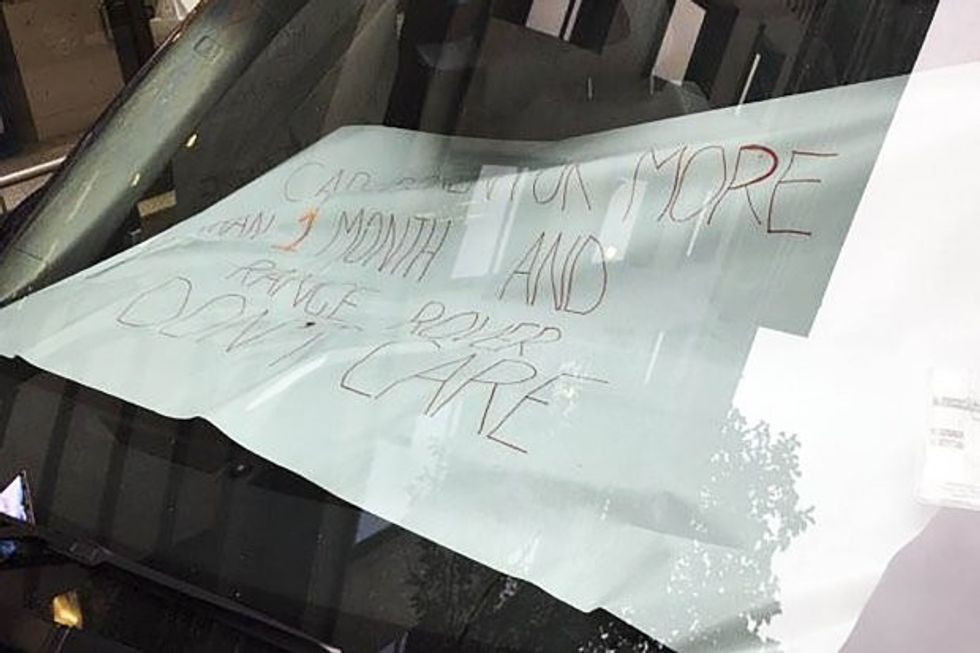 Zhgënjehet me Range Rover e braktisi para lokalit ku e bleu dhe kercenon se do ta djege foto 4