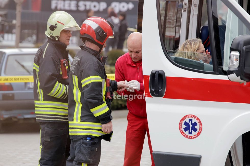 Zjarre ne objektin ne ndertim ne lagjen Pejton Prishtine foto Ridvan Slivova 33