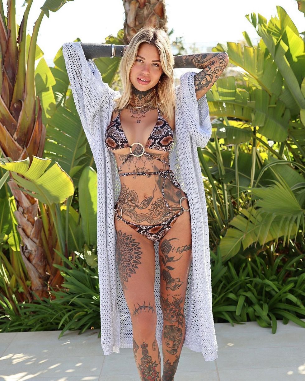 zoe cristofoli theo hernandez wag 777231730