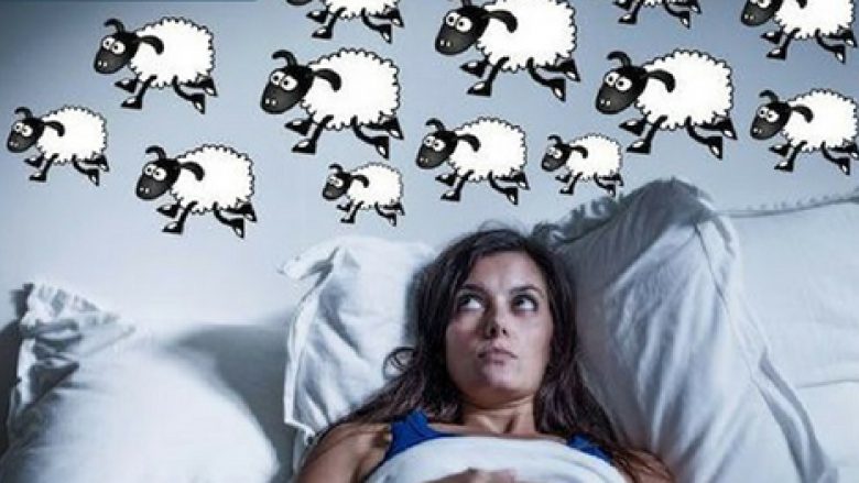 Mungesa e gjumit mund t’ju vret – ja si ndikojnë në tru dhe trup më pak se 7 orë gjumë