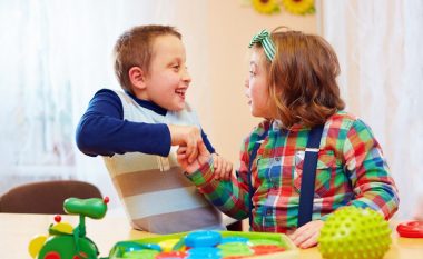 Autizmi dhe kujdesi për fëmijët e prekur