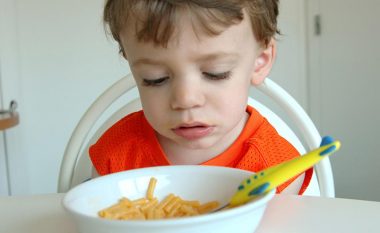 Fëmijë që nuk hanë? A duhet të fajësojmë prindërit?