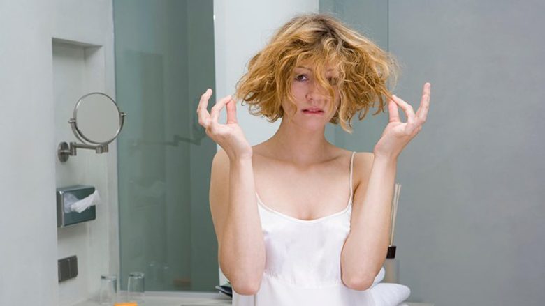 Sipas tipit të flokëve përcaktohen shamponi dhe regjeneratori
