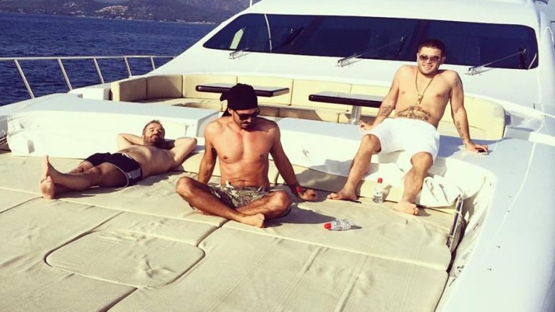 Noizy dhe Blerim Destani paguajnë 20 mijë euro në ditë për jahtin luksoz! (Foto)