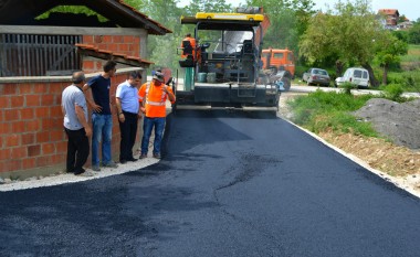 Asfaltohen disa rrugë në fshatrat Batllavë dhe Konushec