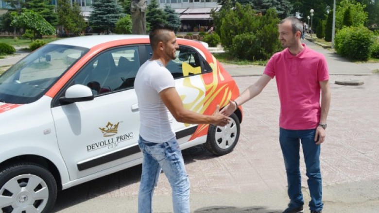 Devolli Princ Caffe Turke ndau shpërblimin e radhës, veturën Renault Twingo