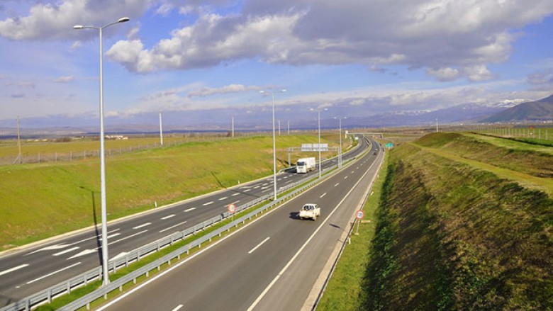 Përurohet rruga që lidh Prizrenin me Autostradën