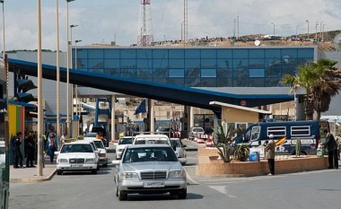 Nuk do të besoni se ku është futur emigranti në veturë, vetëm për të hyrë në Evropë (Foto)