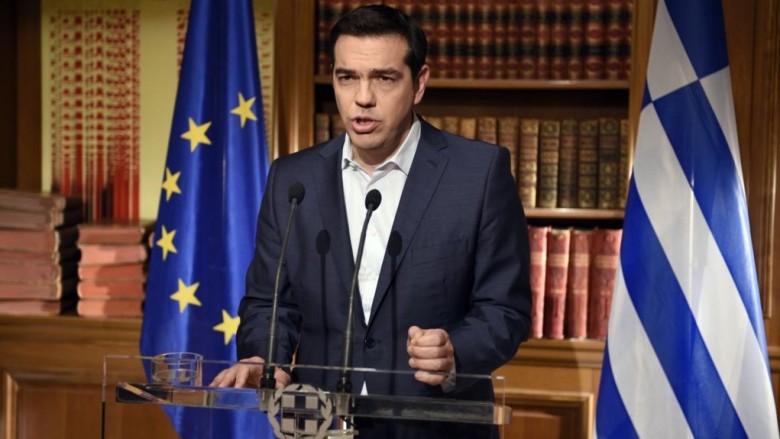 Tsipras kërkon votën “jo” në referendum