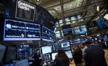 “Goldman Sachs” paralajmëron rritje të normave të interesit