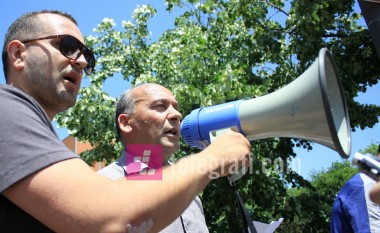 Shpërndahen qumështarët, paralajmërojnë protesta