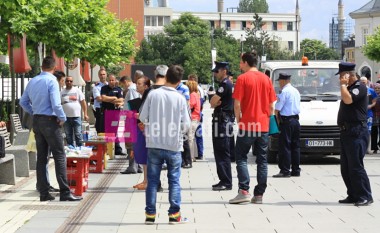 Inspekcioni largon shitësit ambulant në Shesh (Foto)