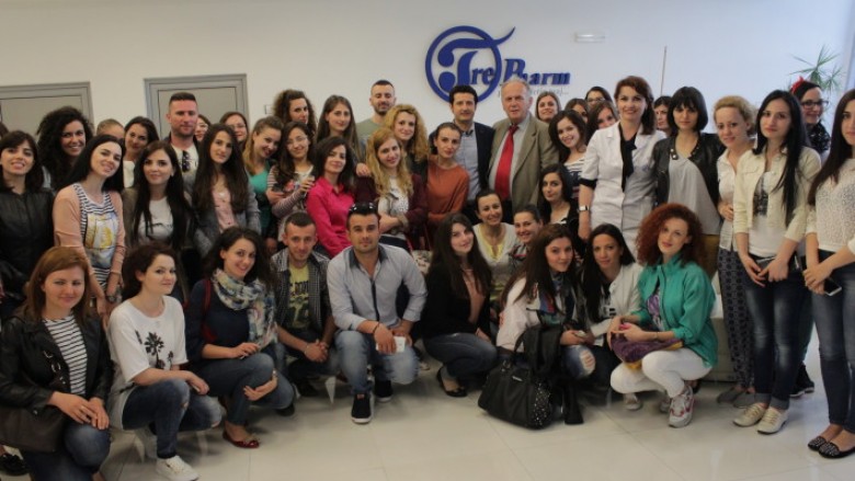 Studentët e farmacisë të Tiranës vizituan Trepharmin