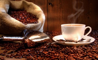 Shqiptarët “heqin” dorë nga kafeja, bien 30 për qind importet për janarin