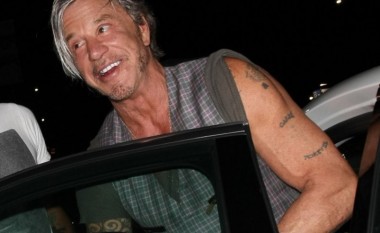 Rrëfehet Mickey Rourke: Desha ta vrisja veten me pistoletë