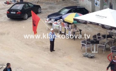 Plaku i vetëm proteston për pensionet e ulëta (Foto)