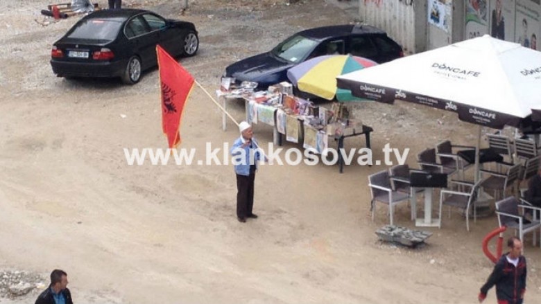 Plaku i vetëm proteston për pensionet e ulëta (Foto)