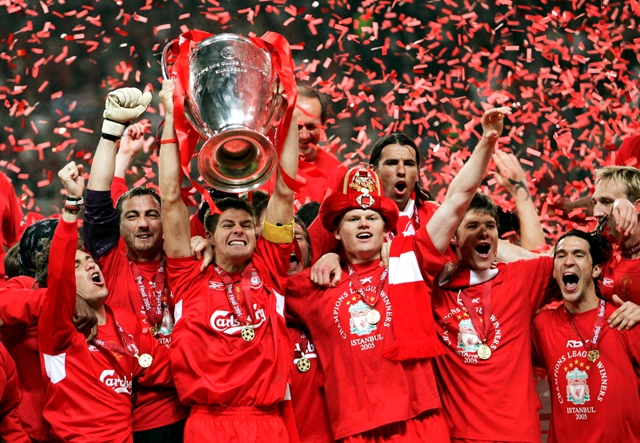Football - Liverpool v AC Milan UEFA Champions League Final - Ataturk Olympic Stadium, Istanbul - 25/5/05 Liverpool's Steven Gerrard lifts the Champions League trophy with his team mates Mandatory Credit: Action Images / Darren Walsh Livepic