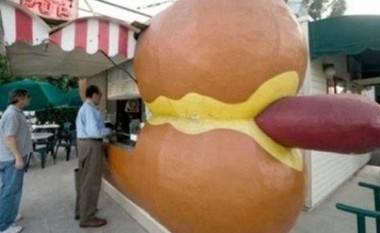 A do të blenit hot-dog në këtë lokal (Foto)