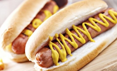 A do të vazhdoni të hani hot-dog, pasi ta shihni këtë video? (Video)