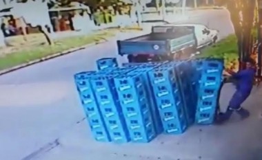 A janë këta punëtorët më të këqij që keni parë? (Video)