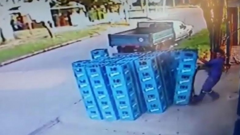 A janë këta punëtorët më të këqij që keni parë? (Video)