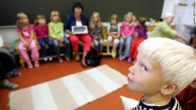 A vjen kjo ditë e reformave arsimore te ne: Finlanda heq lëndët në shkolla, merret me fenomene!