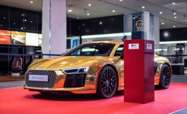 Audi R8 V10 plus rrëmben “Timonin e Artë të Vitit 2015” (Foto)