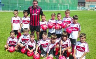 AC Milan zbarkon në Prizren