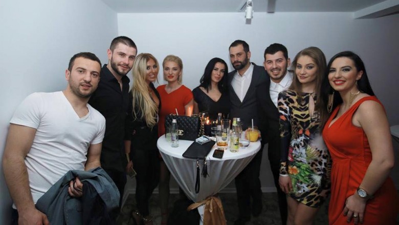 Nuk ka më dilema: Dardan Berisha dhe Adelina Tahiri në lidhje (Foto)