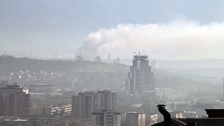 Vazhdojnë kontrollet në terren për qytetarët që ndezin goma dhe plastika