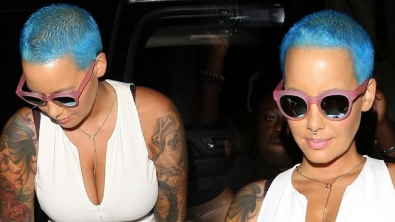 Amber Rose, tani me flokë të kaltra