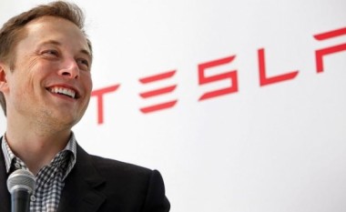 Elon Musk vjen me një inovacion të radhës, kësaj radhe ka të bëjë me këmbësorët (Video)