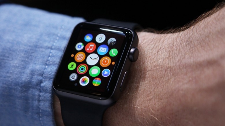 Apple Watch ka shpëtuar jetën e një njeriu, pas zbulimit të çrregullimit kardiak