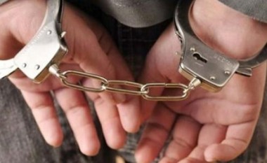 Arrestohen dy persona në Pejë, furnizuan disa qytetarë me dokumente të testit anti COVID-19