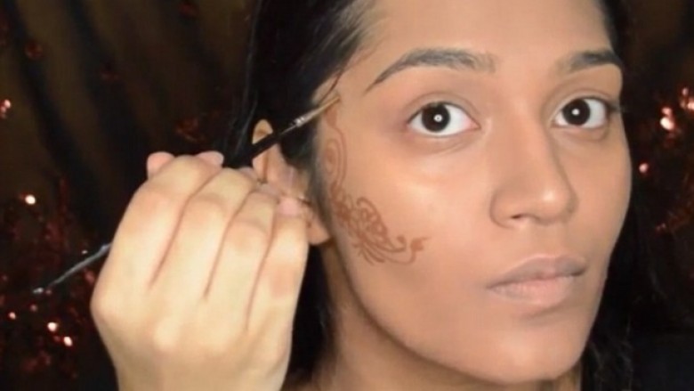 Artistja e grimit tregon se si bëhet konturimi i fytyrës, inspiruara nga Henna (Video)