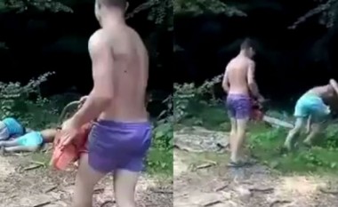 Ata po flinin, e ai me motosharrë tek koka e tyre (Video)