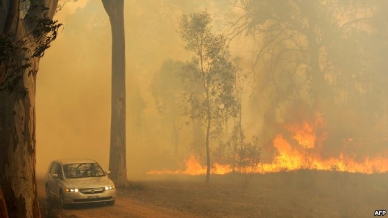 Australia kërkon ndihmën e rezervistëve për të luftuar zjarret
