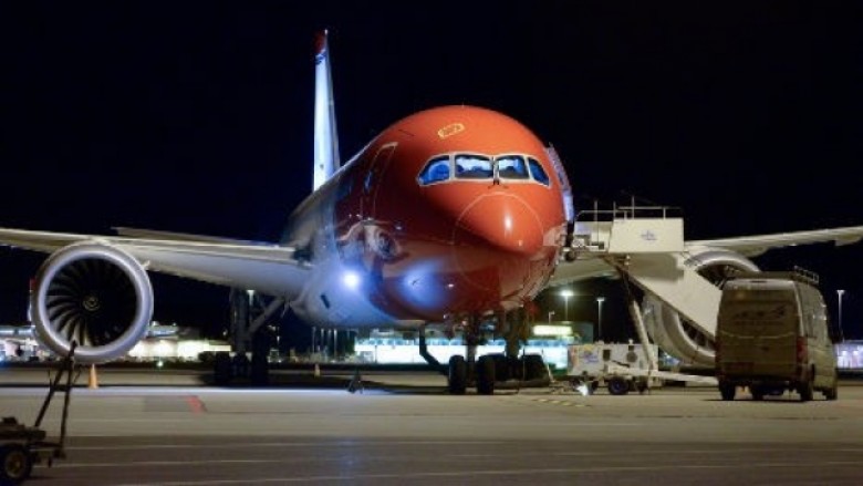 Bënë seks në avion – ja si i përshëndeti piloti!