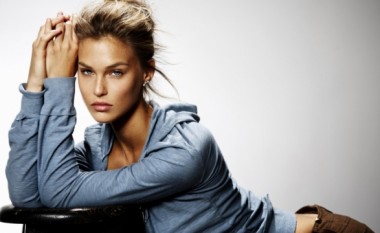 Supermodelja Bar Refaeli i detyrohet dy milionë euro shtetit izraelit