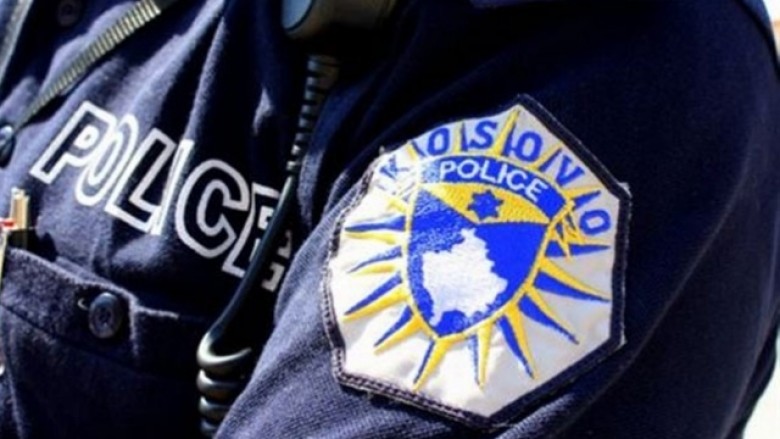 Konfiskohen armë e municion nga bastisja në tri lokacione në Pejë, arrestohen dy persona