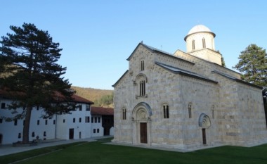 Çështja e Manastirit, historianët e Deçanit propozojnë një zgjidhje për institucionet