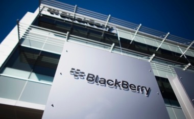 BlackBerry humb 423 milionë dollarë për tre muaj