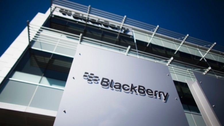 BlackBerry humb 423 milionë dollarë për tre muaj